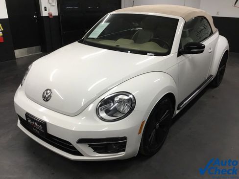 Used 2013 Volkswagen Beetle 2.0T image 17
