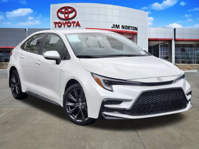 Used 2026 Toyota Corolla SE w/ SE Premium Package FWD image 1