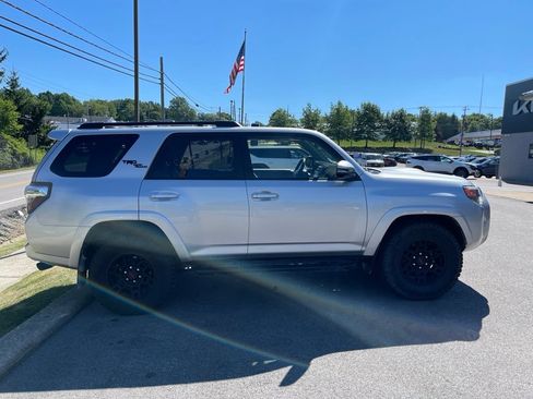 Used 2024 Toyota 4Runner TRD Off-Road Premium w/ Moonroof Package AWD/4WD image 1