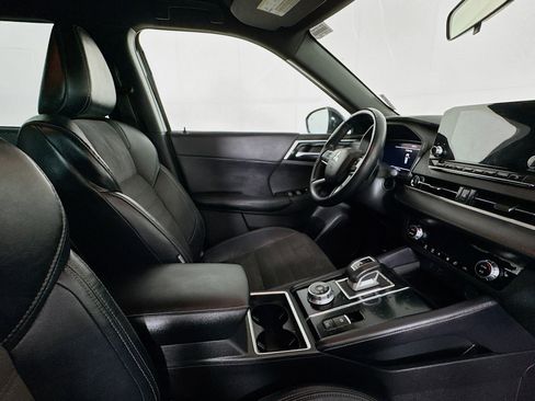 Used 2023 Mitsubishi Outlander SE image 28