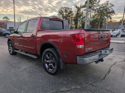 Used 2015 Nissan Titan SV w/ SV Value Truck Package image 6