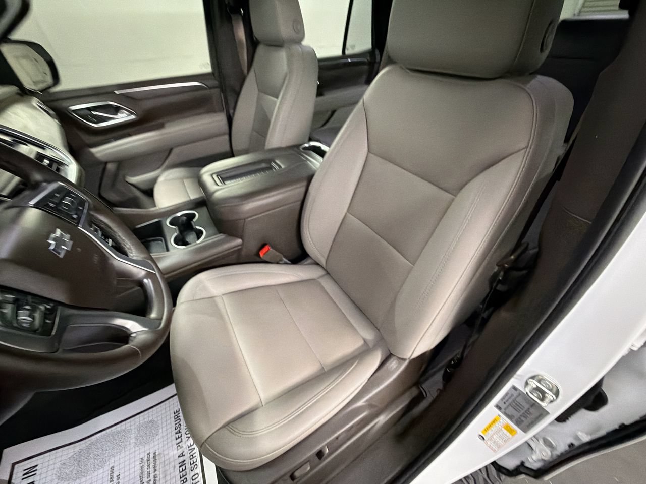 Used 2024 Chevrolet Tahoe Z71 w/ Luxury Package AWD/4WD image 19