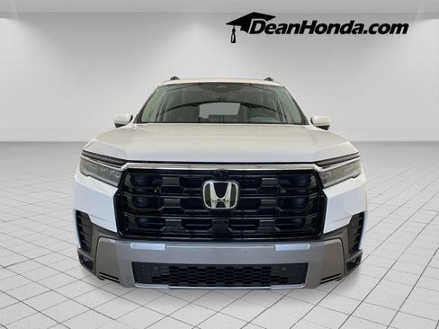 New 2026 Honda Pilot Touring image 10