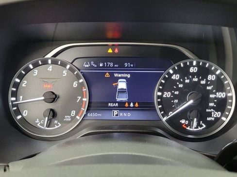 Used 2024 Nissan Titan SV w/ SV Convenience Package RWD image 25