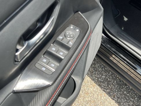 New 2026 Nissan Kicks SR w/ SR Premium Package FWD image 16