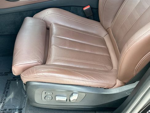 Used 2022 BMW X5 sDrive40i w/ Premium Package RWD image 19