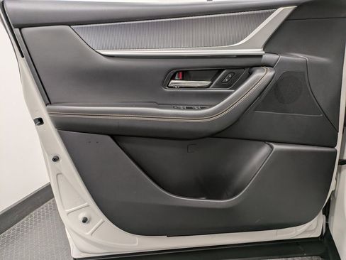 Certified 2025 MAZDA CX-70 3.3 Turbo S w/ Premium Package image 8