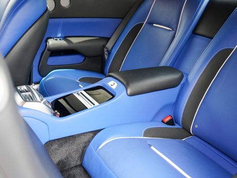 Used 2019 Rolls-Royce Wraith RWD image 21
