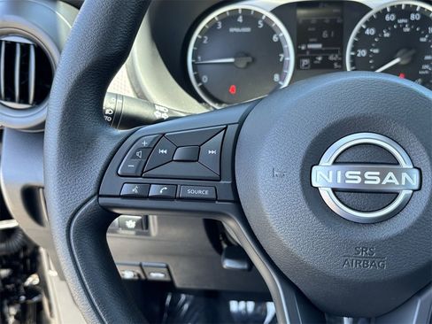 New 2025 Nissan Kicks Play S image 34