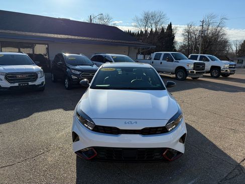 Used 2024 Kia Forte GT-Line w/ GT-Line Premium Package image 2