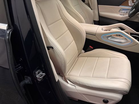 Used 2022 Mercedes-Benz GLS 450 4MATIC image 26