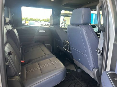 Used 2026 Chevrolet Silverado 1500 High Country AWD/4WD image 14