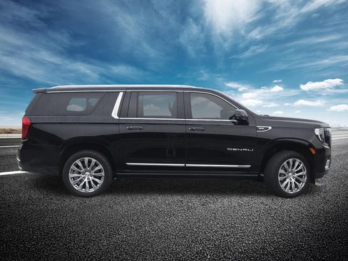 Used 2023 GMC Yukon XL Denali w/ Denali Reserve Package image 23