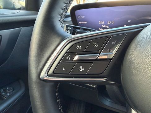 Used 2025 Buick Enclave Preferred w/ Power Package image 21