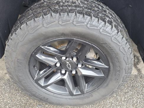 Used 2019 Chevrolet Silverado 1500 LT Trail Boss w/ Convenience Package AWD/4WD image 34