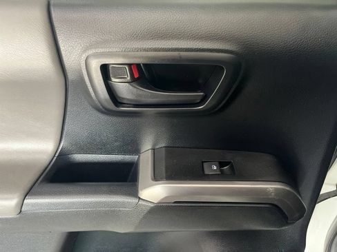 Used 2016 Toyota Tacoma SR5 AWD/4WD image 57