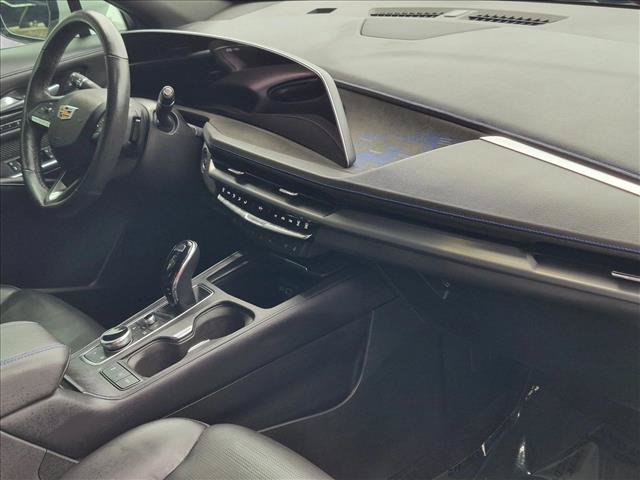 Used 2024 Cadillac XT4 Sport FWD image 21