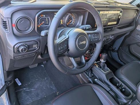 New 2025 Jeep Gladiator Rubicon w/ Convenience Group image 3