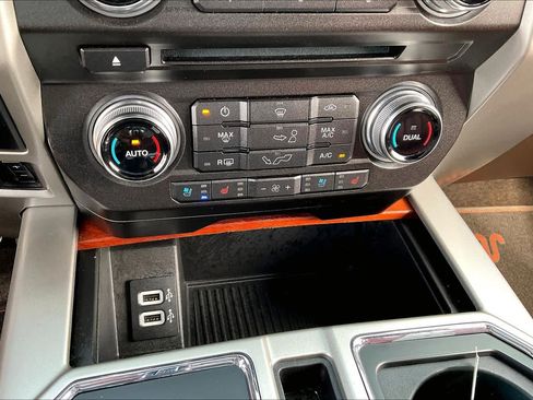 Used 2018 Ford F150 King Ranch w/ Equipment Group 601A Luxury AWD/4WD image 32