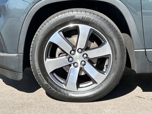 Used 2018 Chevrolet Traverse LT AWD/4WD image 11