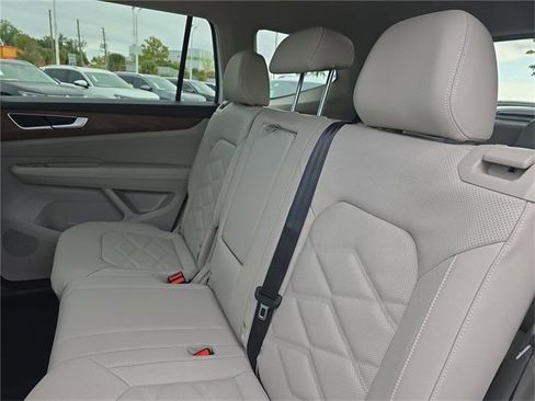New 2026 Volkswagen Atlas SE image 13