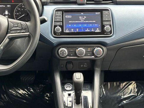Used 2025 Nissan Versa SV FWD image 21