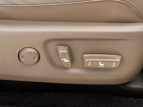 Used 2023 Lexus GX 460 Luxury w/ Sport Design Package AWD/4WD image 25
