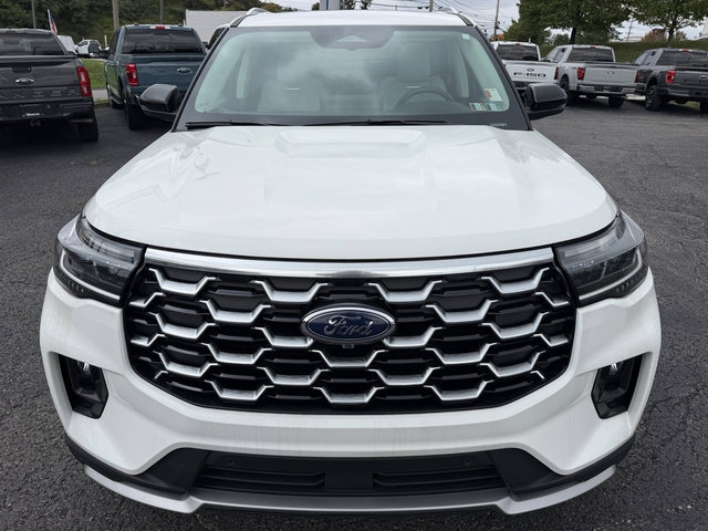 Used 2025 Ford Explorer Platinum w/ Ultimate Package AWD/4WD image 9
