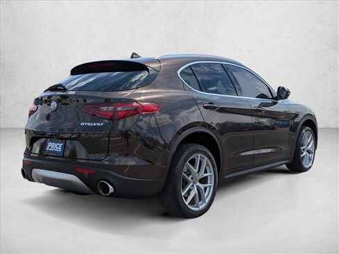 Used 2018 Alfa Romeo Stelvio Ti image 5