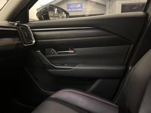 Used 2024 MAZDA CX-50 2.5 Turbo w/ Premium Plus Pkg image 13