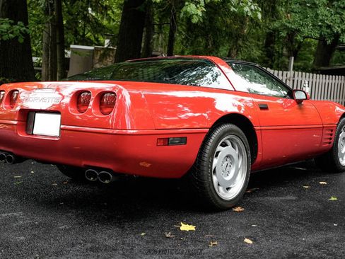 Used 1991 Chevrolet Corvette Coupe RWD image 8