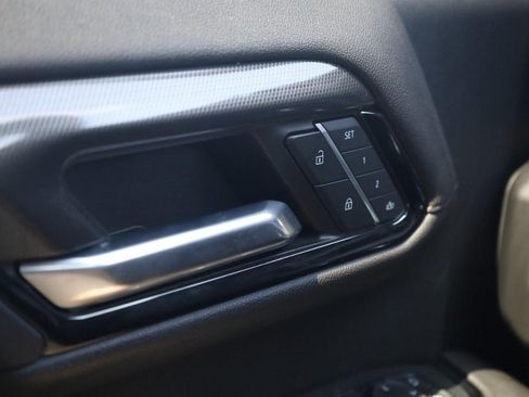 Used 2024 GMC Sierra 2500 AT4 w/ AT4 Premium Plus Package AWD/4WD image 12