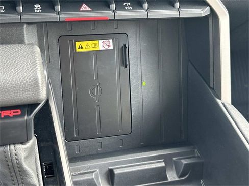 Used 2024 Toyota Tundra Limited image 30