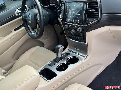 Used 2022 Jeep Grand Cherokee Laredo E RWD image 12
