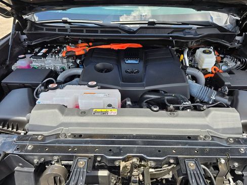Used 2024 Toyota Sequoia TRD Pro AWD/4WD image 15
