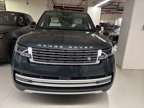 Used 2025 Land Rover Range Rover Autobiography AWD/4WD image 3