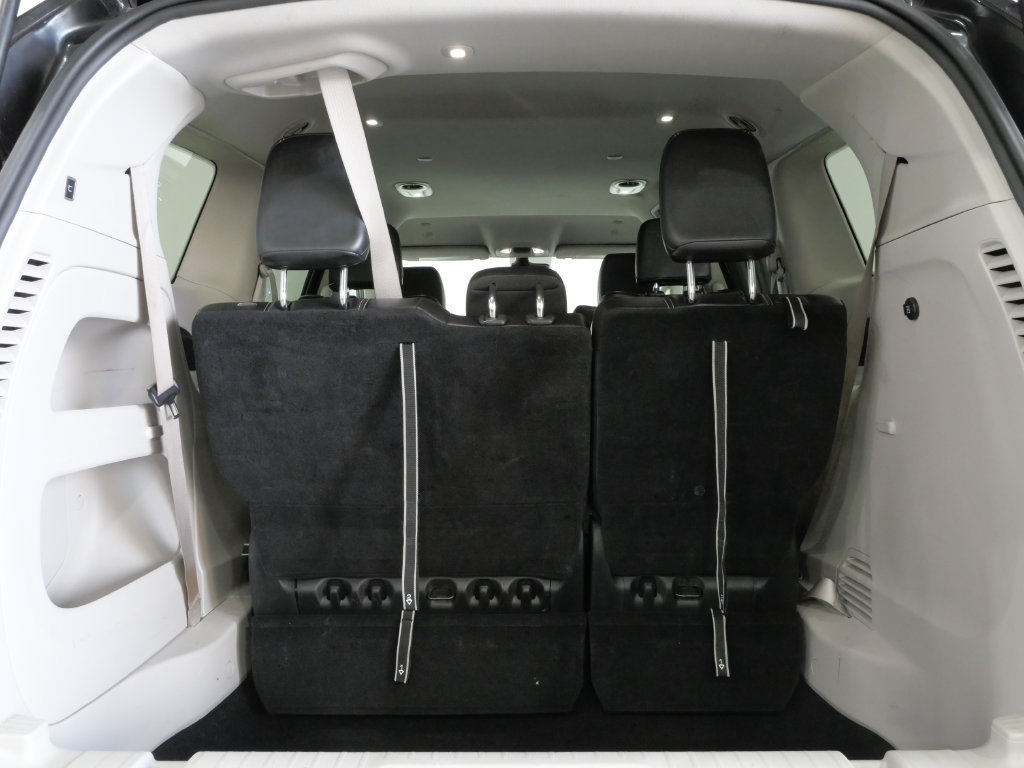 Used 2024 Chrysler Pacifica Touring-L FWD image 25