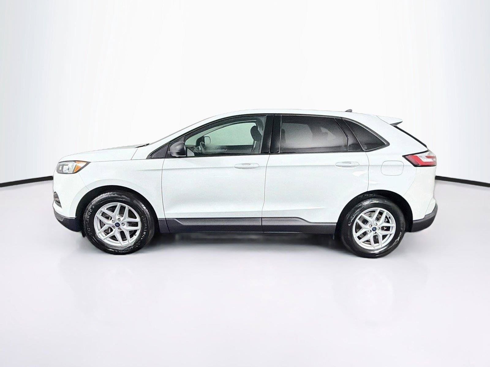 Used 2022 Ford Edge SE AWD/4WD image 8