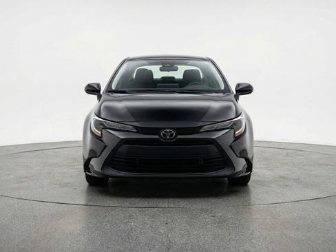 Used 2025 Toyota Corolla LE FWD image 2