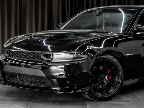Used 2022 Dodge Charger R/T RWD image 5