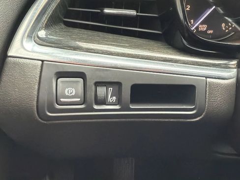 Used 2020 Cadillac XT5 Premium Luxury image 15