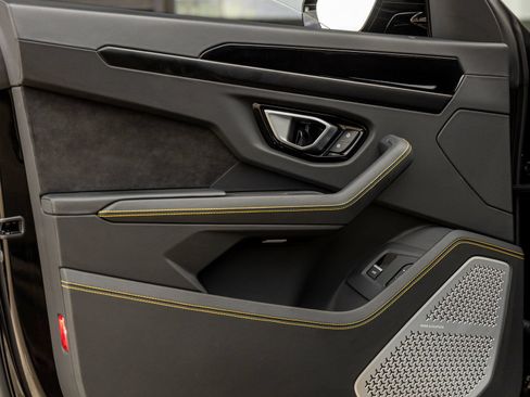 Used 2024 Lamborghini Urus S AWD/4WD image 17