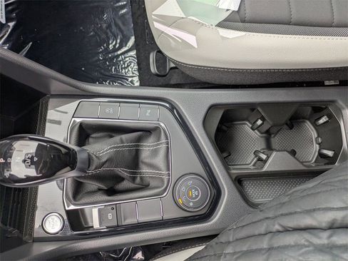 New 2026 Volkswagen Taos SE image 26