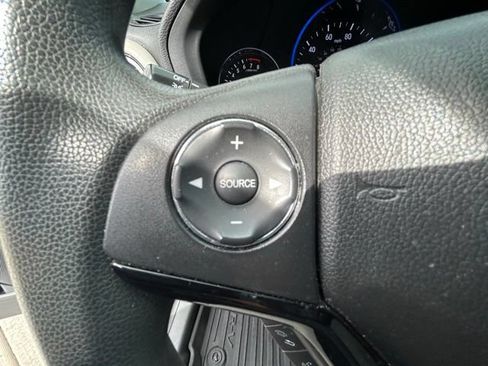 Used 2022 Honda HR-V LX image 13