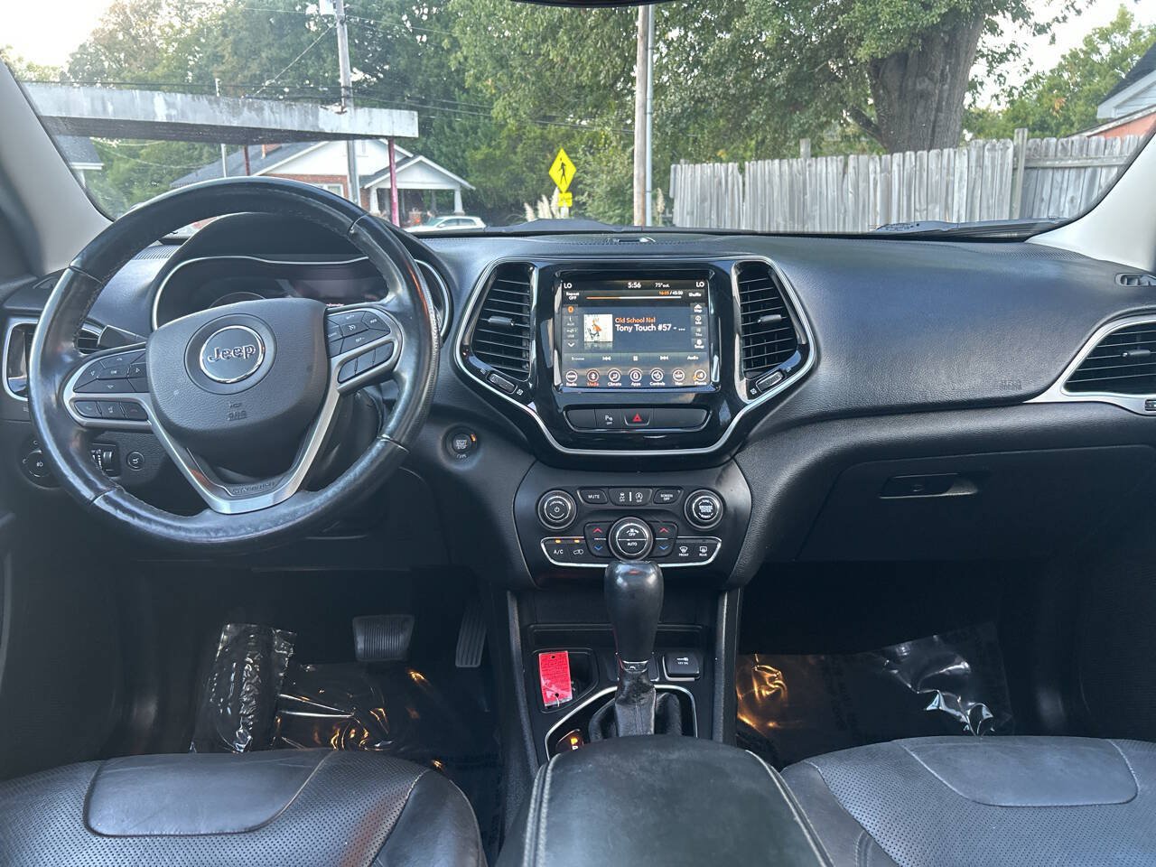 Used 2019 Jeep Cherokee Limited FWD image 20