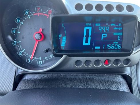Used 2015 Chevrolet Sonic LT image 18