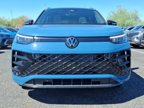 New 2026 Volkswagen Tiguan SE R-Line image 2