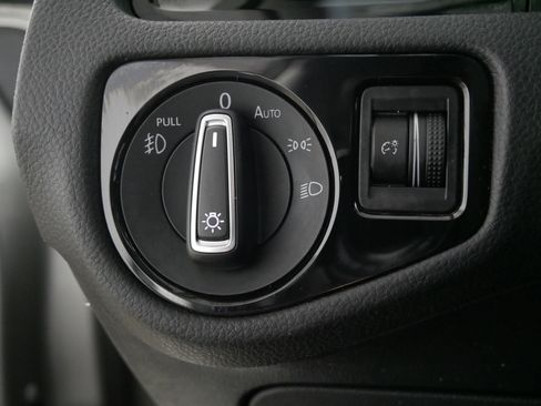 Used 2017 Volkswagen Golf SEL image 25