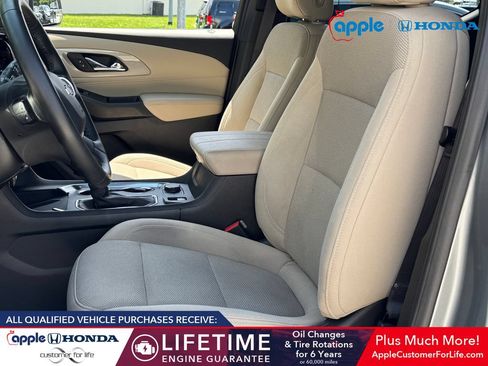 Used 2023 Chevrolet Traverse LT w/ LPO, Cargo Package AWD/4WD image 7