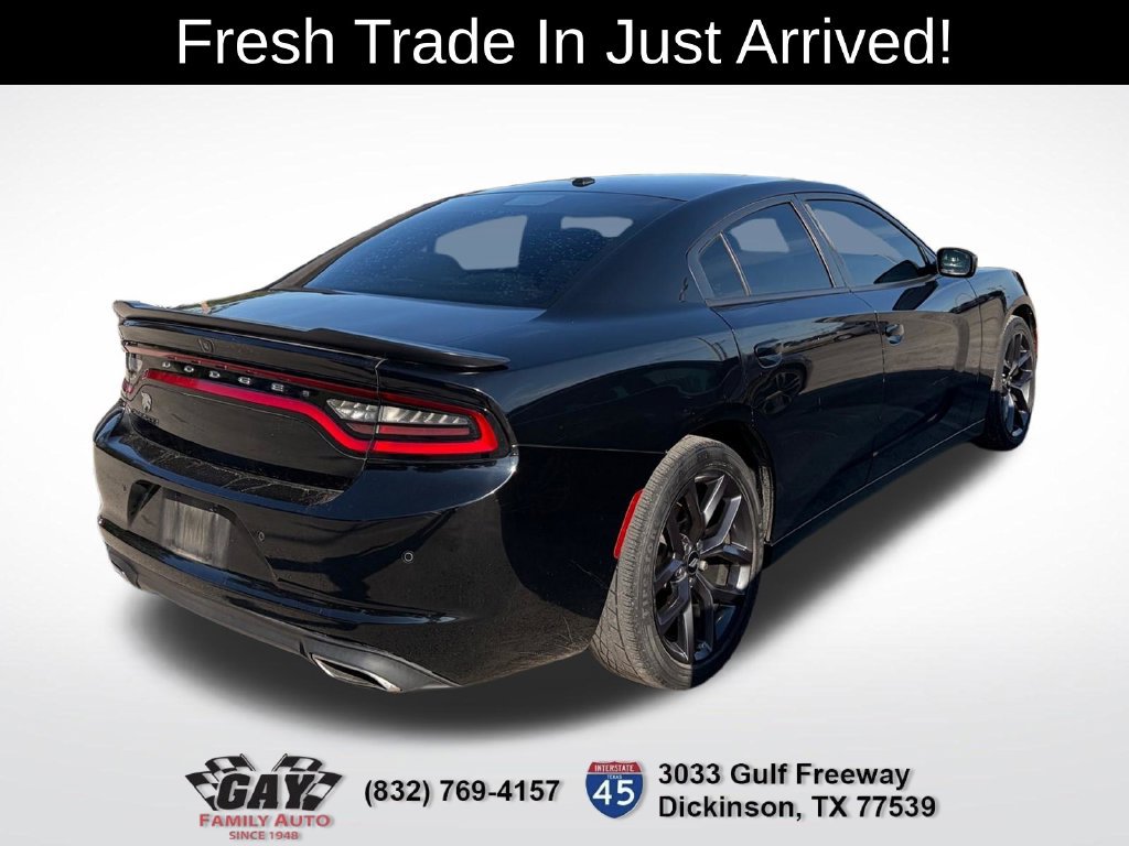 Used 2019 Dodge Charger SXT w/ Blacktop Package RWD image 9